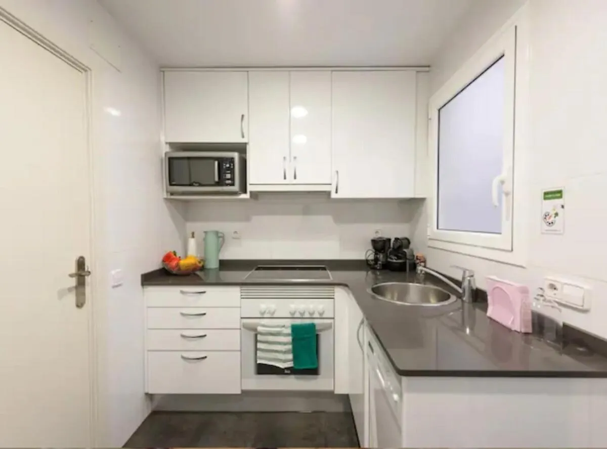 Ramblas Rentals Unique & Spacious Flat 4Br Terrace 20M Ramblas Barcelona Apartment