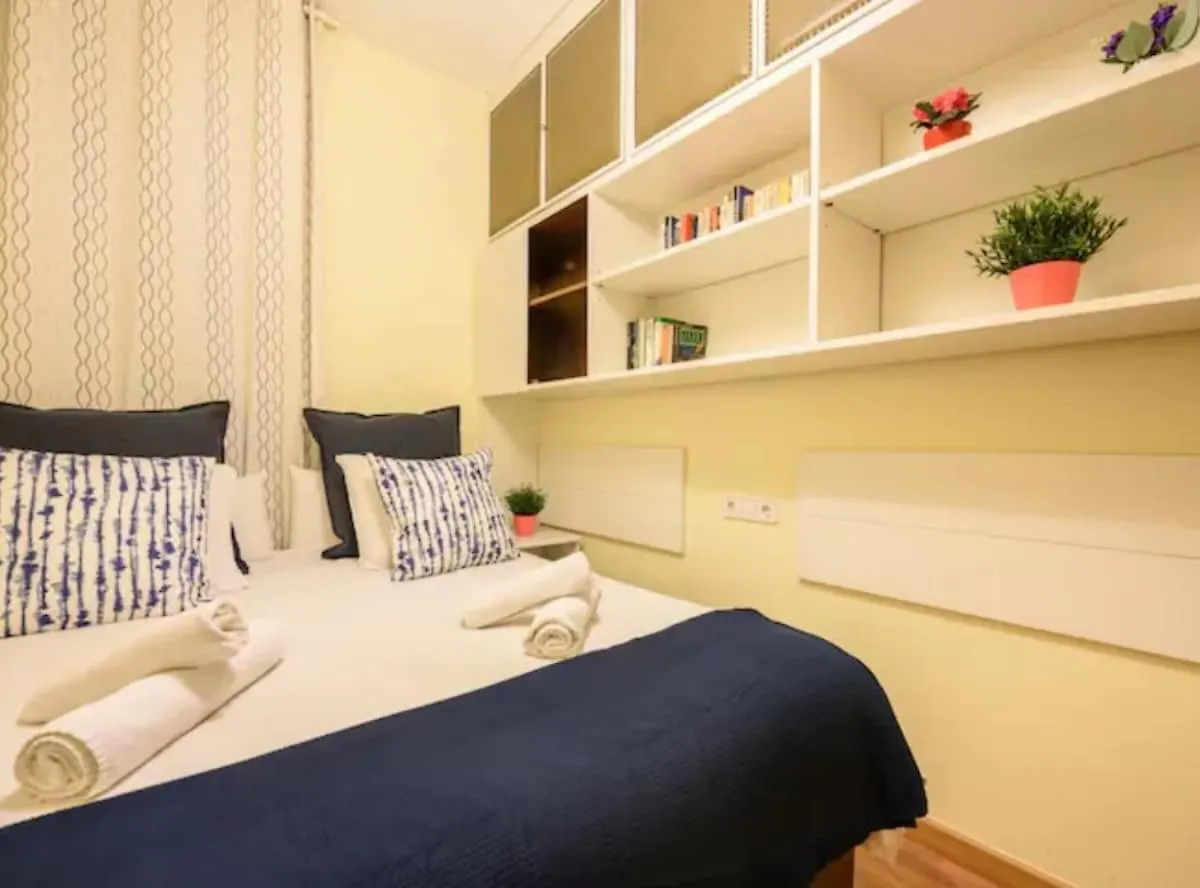 Apartment Ramblas Rentals Unique & Spacious Flat 4Br Terrace 20M Ramblas Barcelona